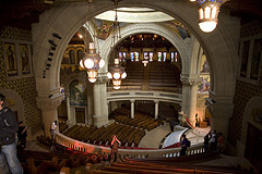 Photowalking inside the Church