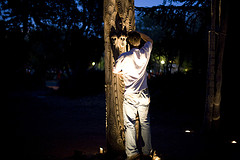 Thomas shoots New Guinea sculpture