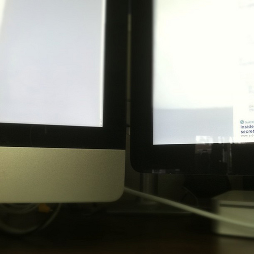 Apple's worst design decision of past five years. New iMac and Cinema displays don't line up!