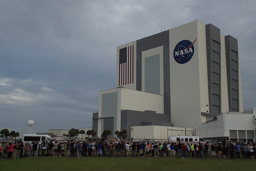 Astronauts drive by Tweetup Participants @nasatweetup